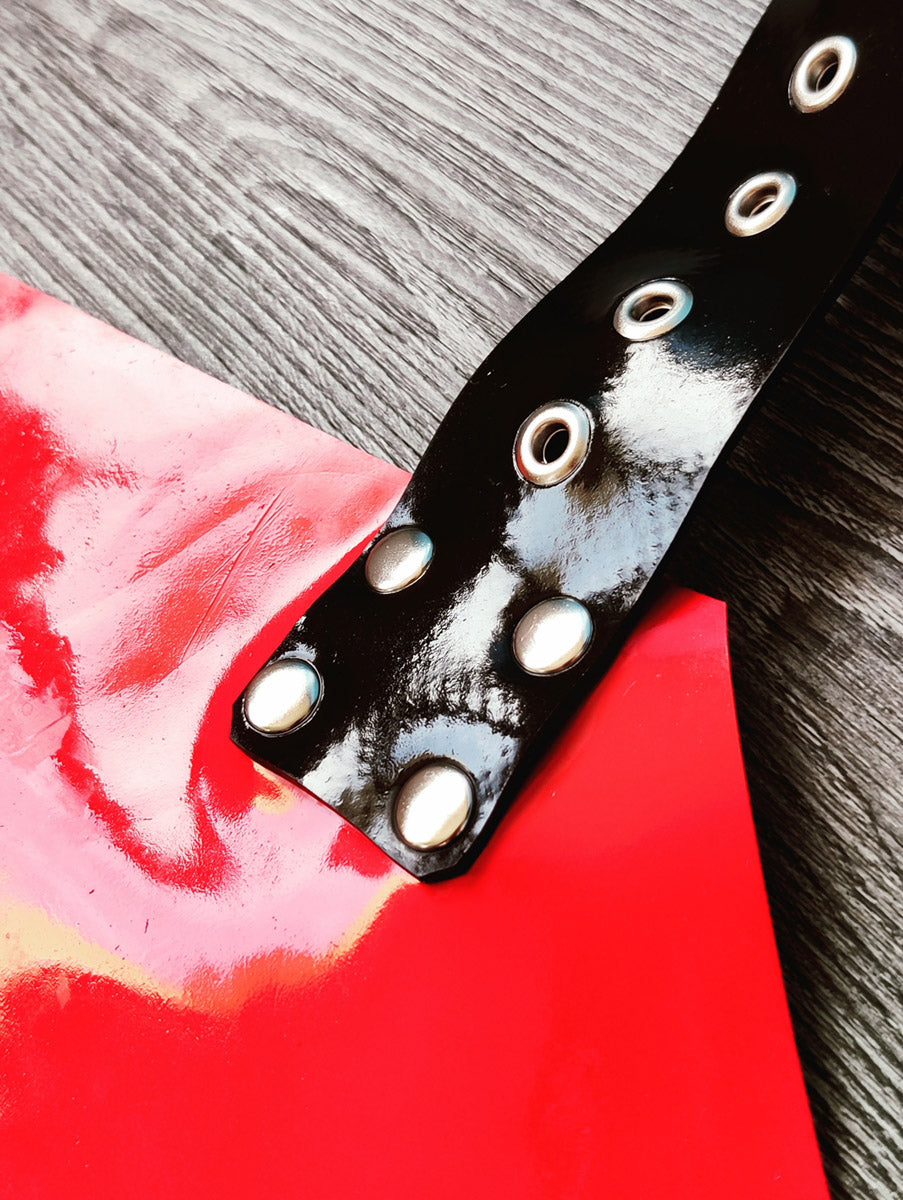 Gumová zástěra pro milovníky heavy rubber