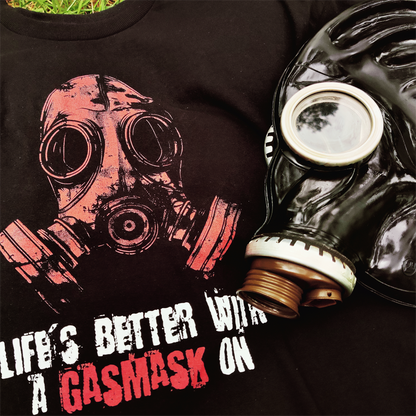 Unisex triko - Life is better with a gasmask on v červené